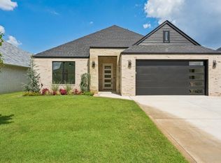 4924 Pont Neuf Rd, Edmond, OK 73034