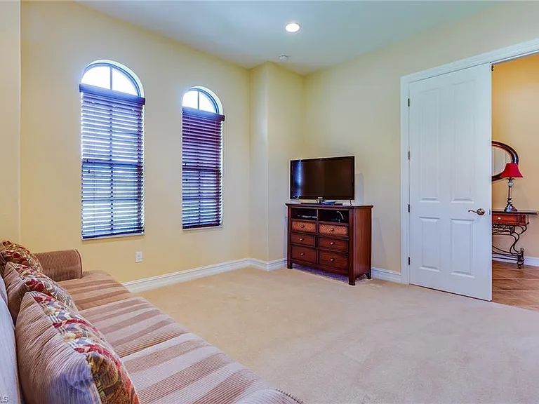 7771 Cottesmore Dr — Photo 17