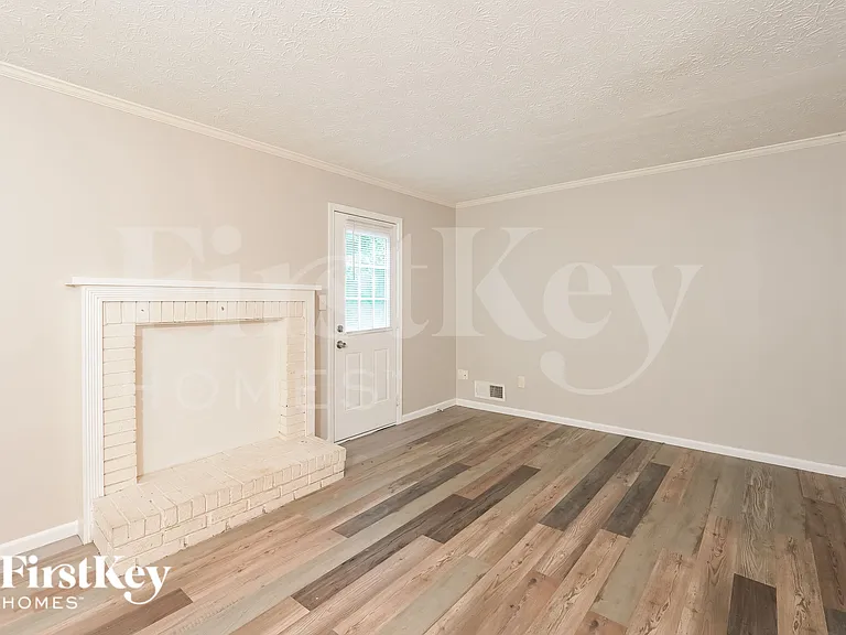 1023 Park Gate Pl — Photo 3