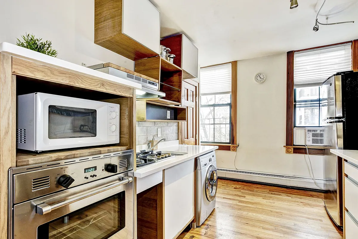 Building Photo - 314 6th St #B