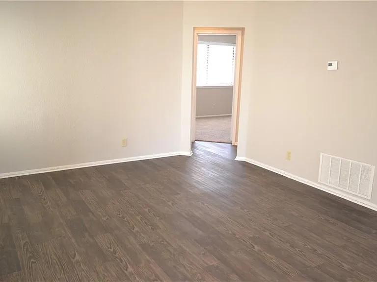 1105 Green Valley Cv — Photo 16