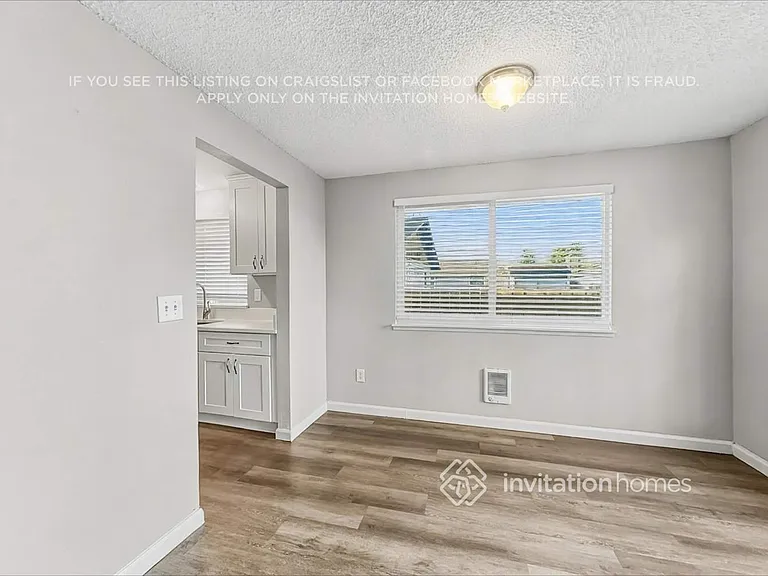 12428 42nd Ave NE — Photo 8