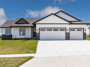 3260 Platinum Way, Marion, IA 52302
