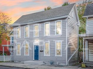 526 E Queen St, Chambersburg, PA 17201