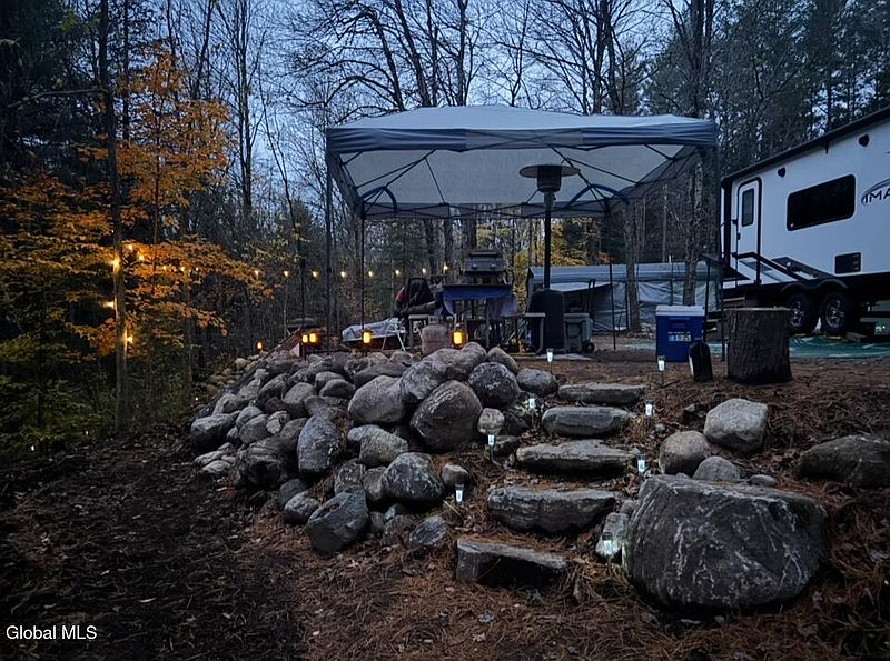 5th image of 345 Kelly Road