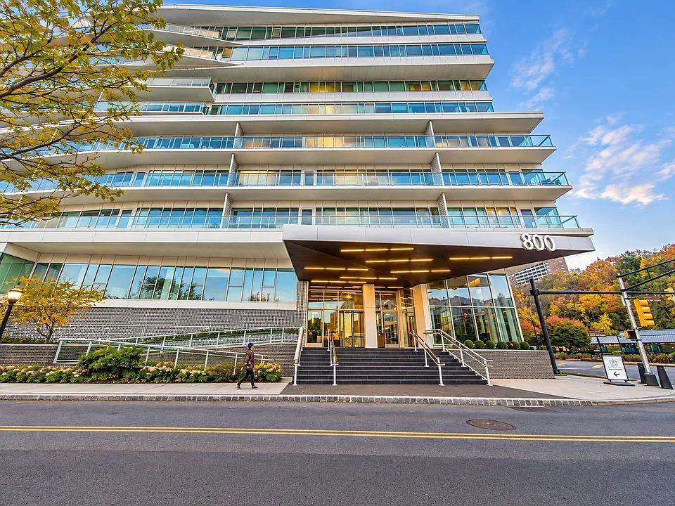 800 Avenue At Port Imperial #422