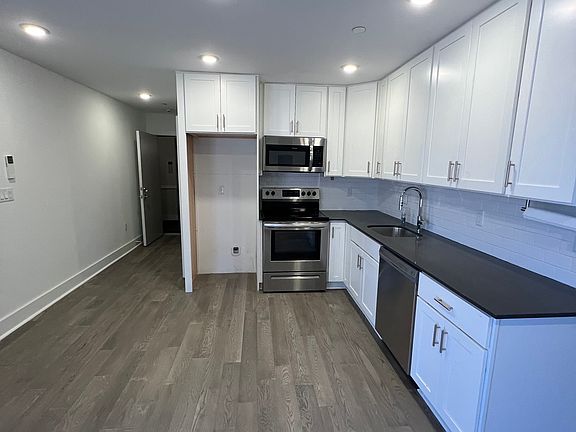 2nd image of 25 Eleanor St #206