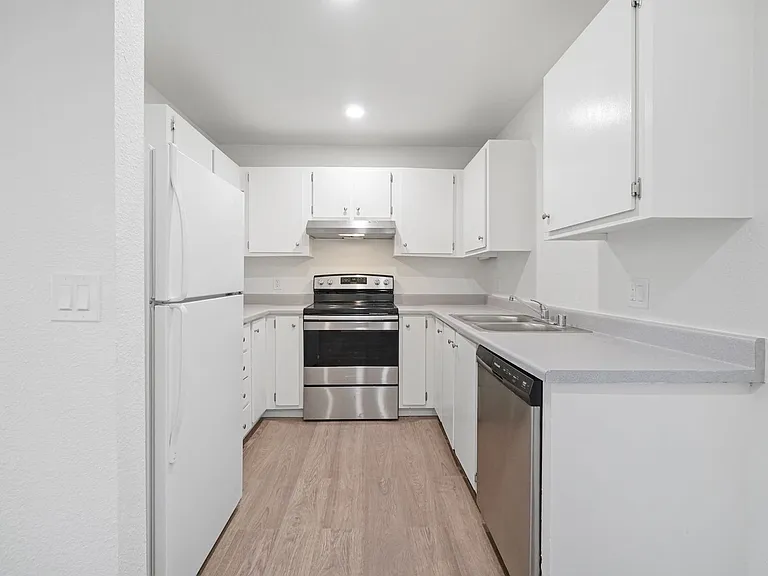 2085 Highview Ct — Photo 6