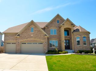 4219 Honey Locust Dr, Naperville, IL 60564