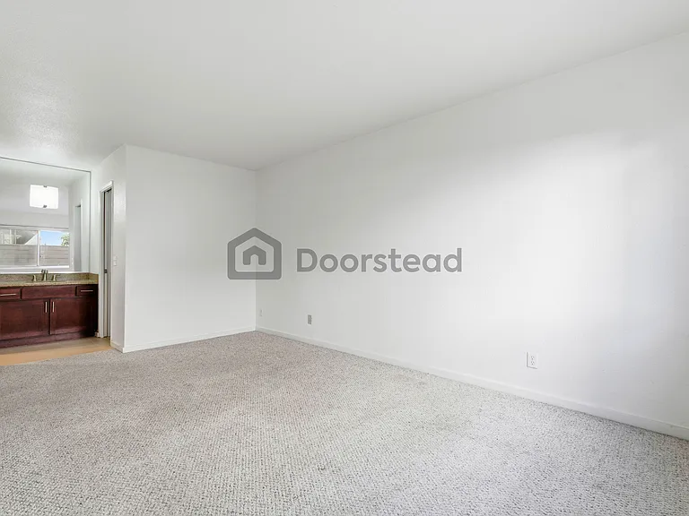 1318 B St #102 — Photo 30