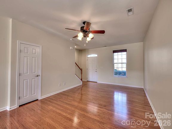5th image of 6944 Colonial Garden Dr