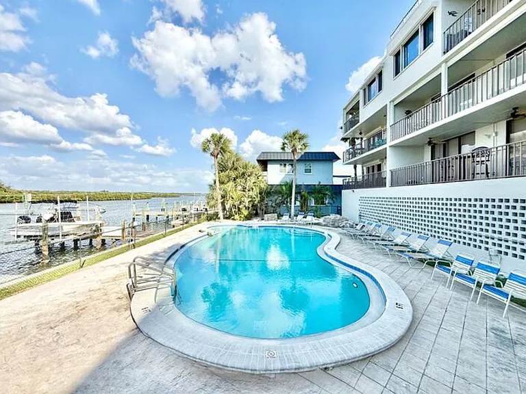 18201 Gulf Blvd #206 — Photo 37