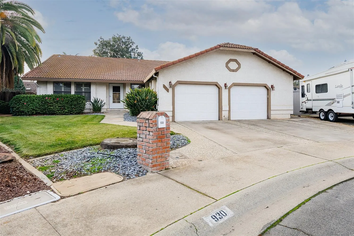 930 Brentwood Dr photo 1