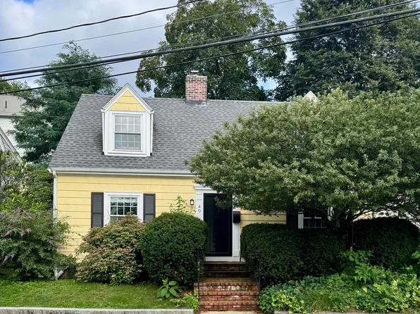 40 Lake Shore Rd #Sf, Brighton, MA 02135