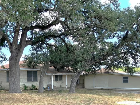 487 Us Highway 77a N, Cuero, TX 77954