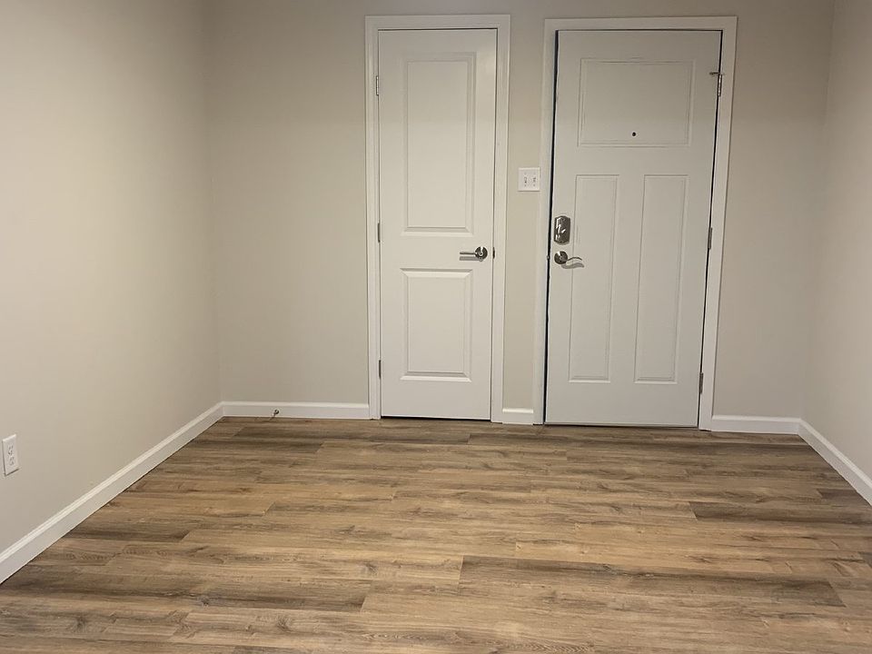 1st image of 216 S Devine St APT 9
