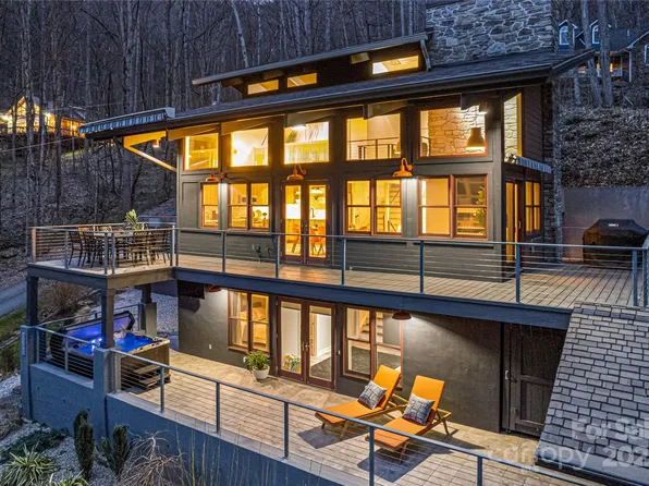 1585 Eagles Nest Rd, Waynesville, NC 28786