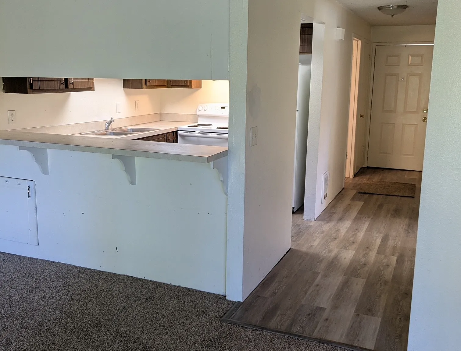 2 bed, 700 sqft, $1,500 — Photo 2