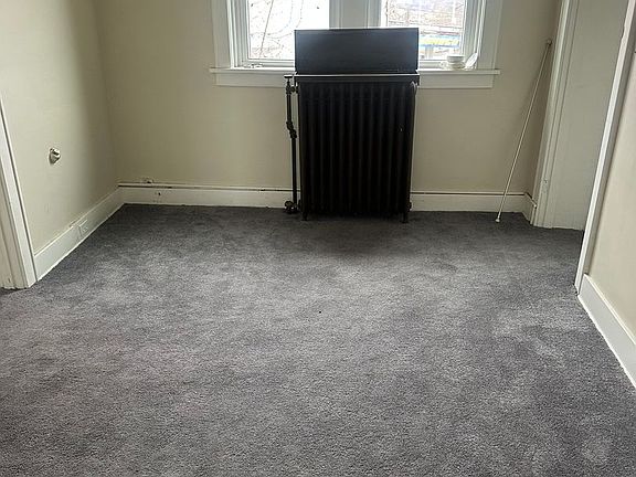 5th image of 104 Brownsville Rd