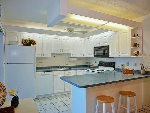 4th image of 6056 SE Riverboat Drive #723