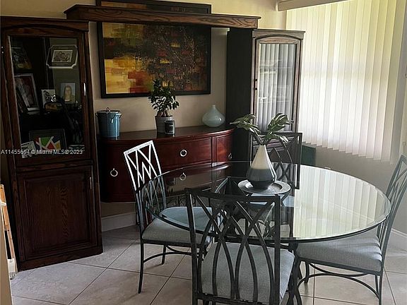 4th image of 2631 SE 19th Ct #104-C