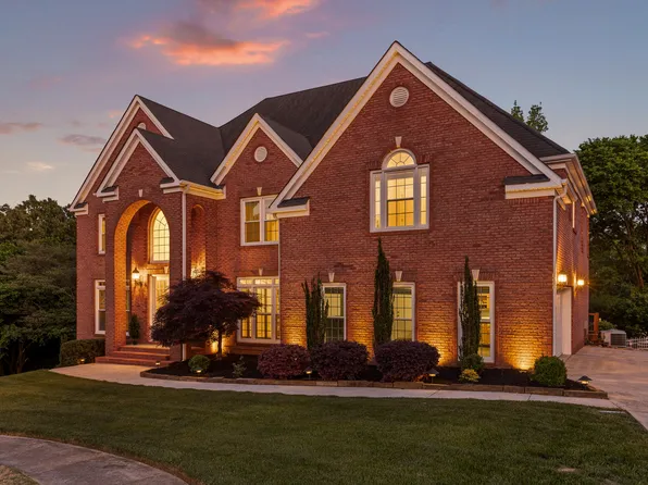 6404 Beacon Pointe Cir, Hixson, TN 37343