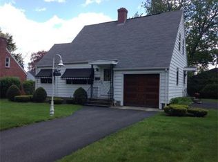 40 Sycamore St, Holyoke, MA 01040