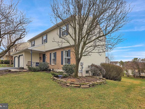 4th image of 1860 S Mountain Dr