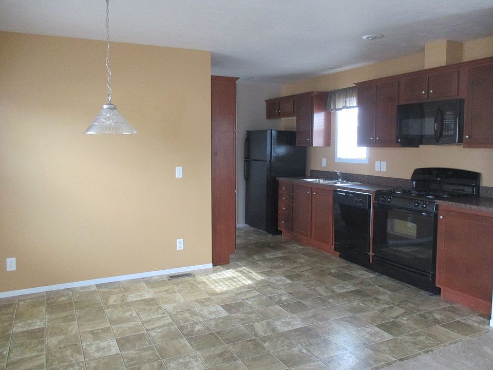 2nd image of 4595 Knollwood Dr #40