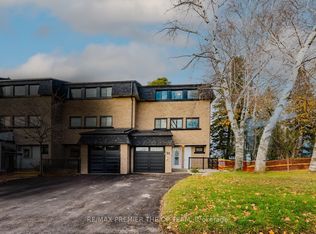 22 Henderson Dr, Aurora, ON L4G3L2