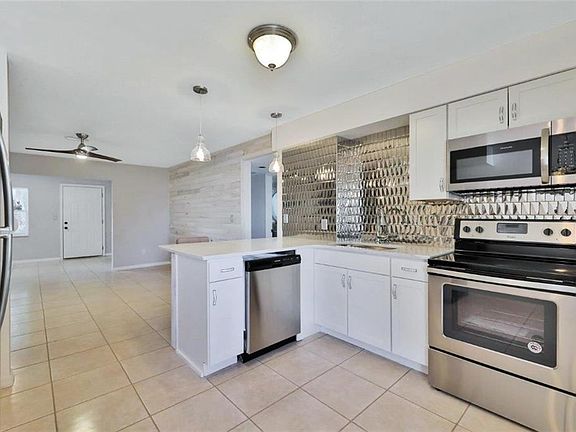 2nd image of 905 Schoolway Ave