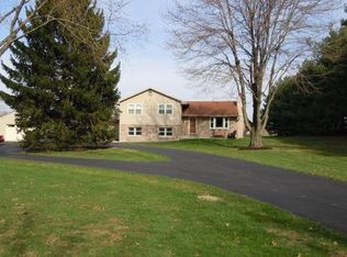 8452 Cooper Rd, Johnstown, OH 43031