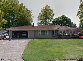 1090 Garfield St, Woodburn, OR 97071