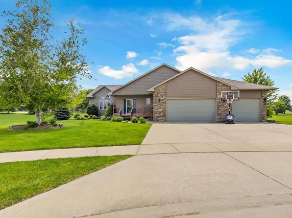 504 Wild Tree Cir, Crooks, SD 57020