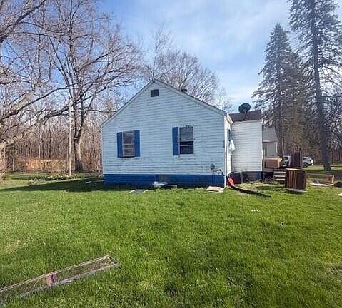 5th image of 2742 Territorial Rd