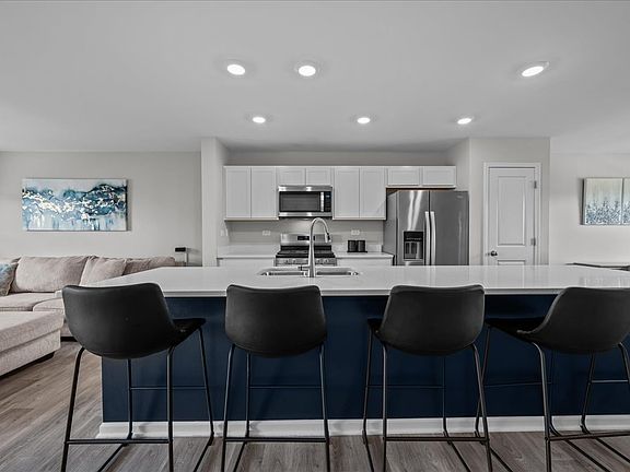 4th image of 3819 Honeysuckle Ln