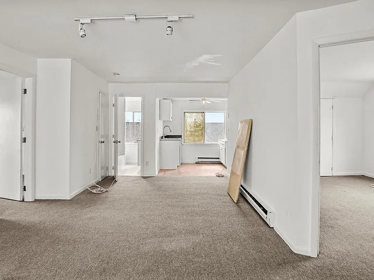 18 Beal St #3 — Photo 5