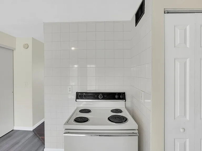 861 Kingsford Rd — Photo 22