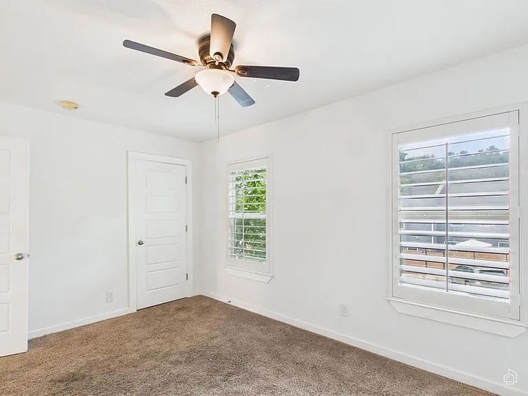 6211 Manor Rd #107 — Photo 39