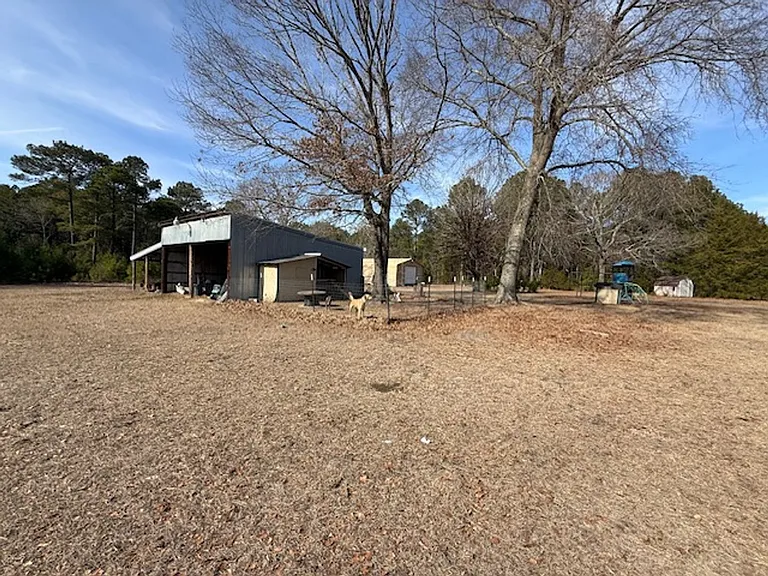 176 Old Fountain Rd — Photo 29