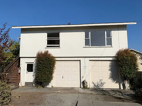 221 Anita St Photo 1