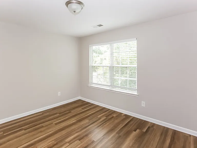 3832 Glory St — Photo 14