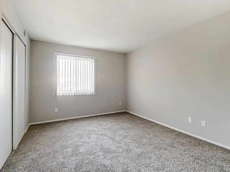 Coventry Court West Apartments — Photo 14