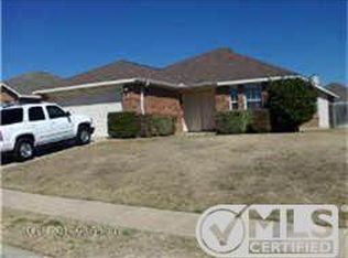 832 Beaver Creek Dr, Burleson, TX 76028