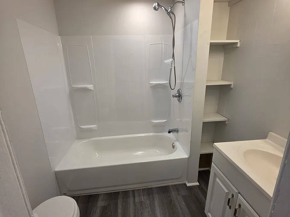 533 Broadway #6