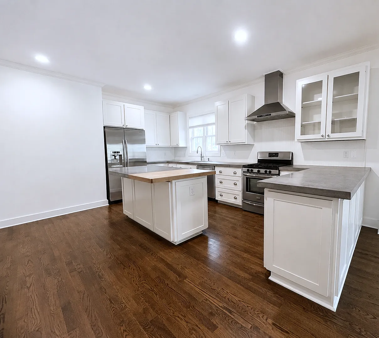 1204 W 22 1/2 St - Fully remodeled 1 story West Campus house with large yard — Photo 2