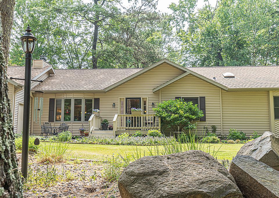 1st image of 10000 Woodland Cir