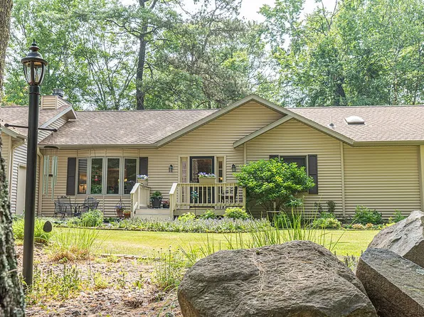 10000 Woodland Cir, Minocqua, WI 54548