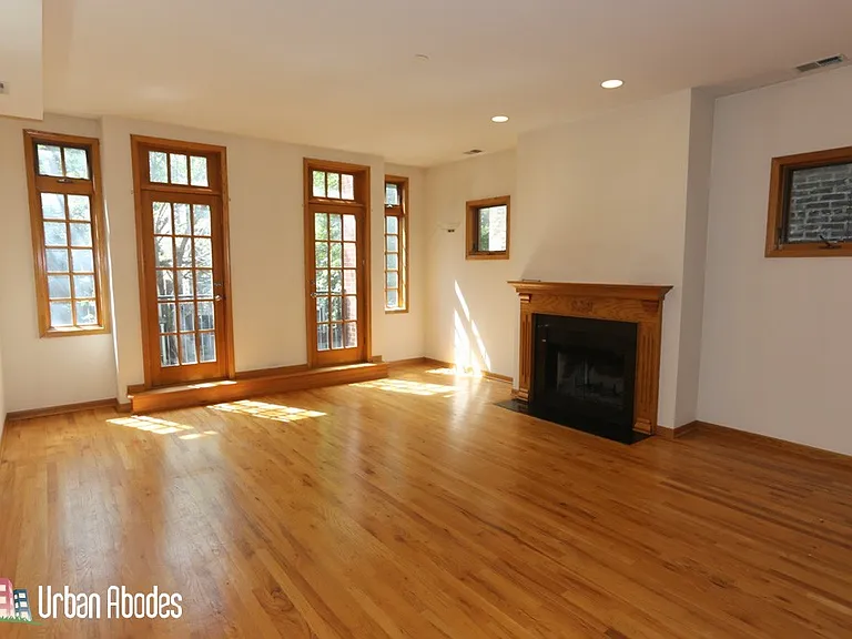 824 W Buckingham Pl #1 — Photo 3