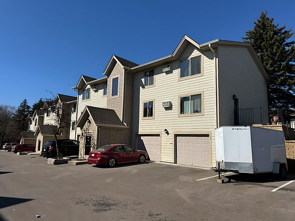 3rd image of 13340 Parkwood Dr #217